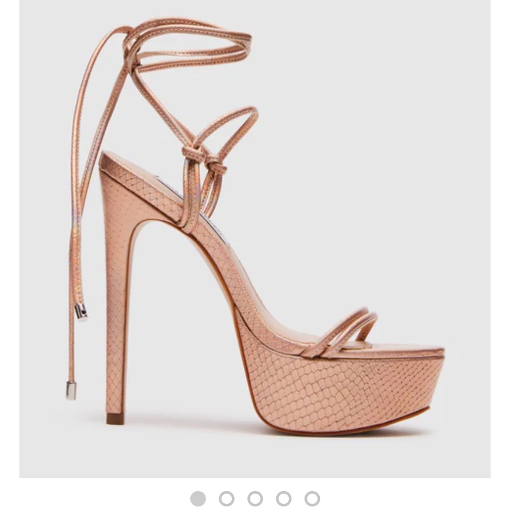 NEW NEVER WORN Steve Madden Chella Iridescent Platform